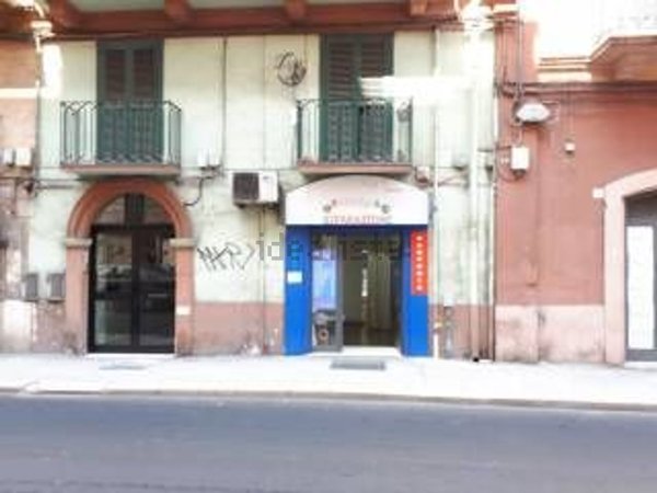 locale commerciale in vendita a Bari in zona Murat