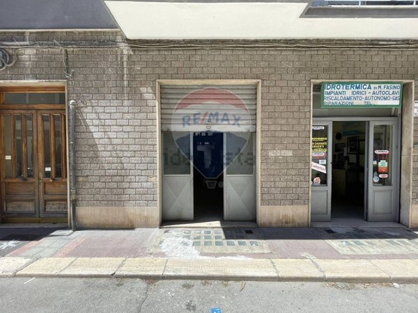 locale di sgombero in vendita a Bari in zona Madonnella