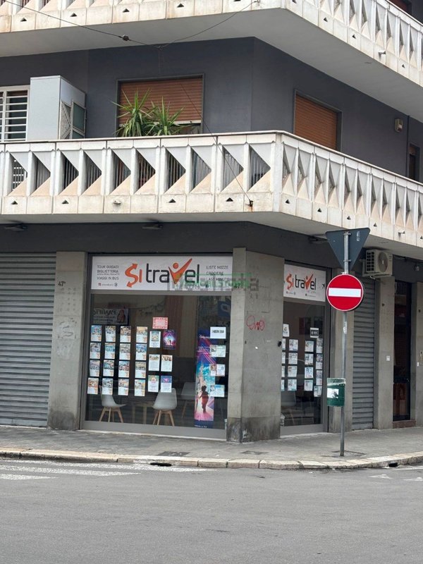 negozio in vendita a Bari in zona Libertà