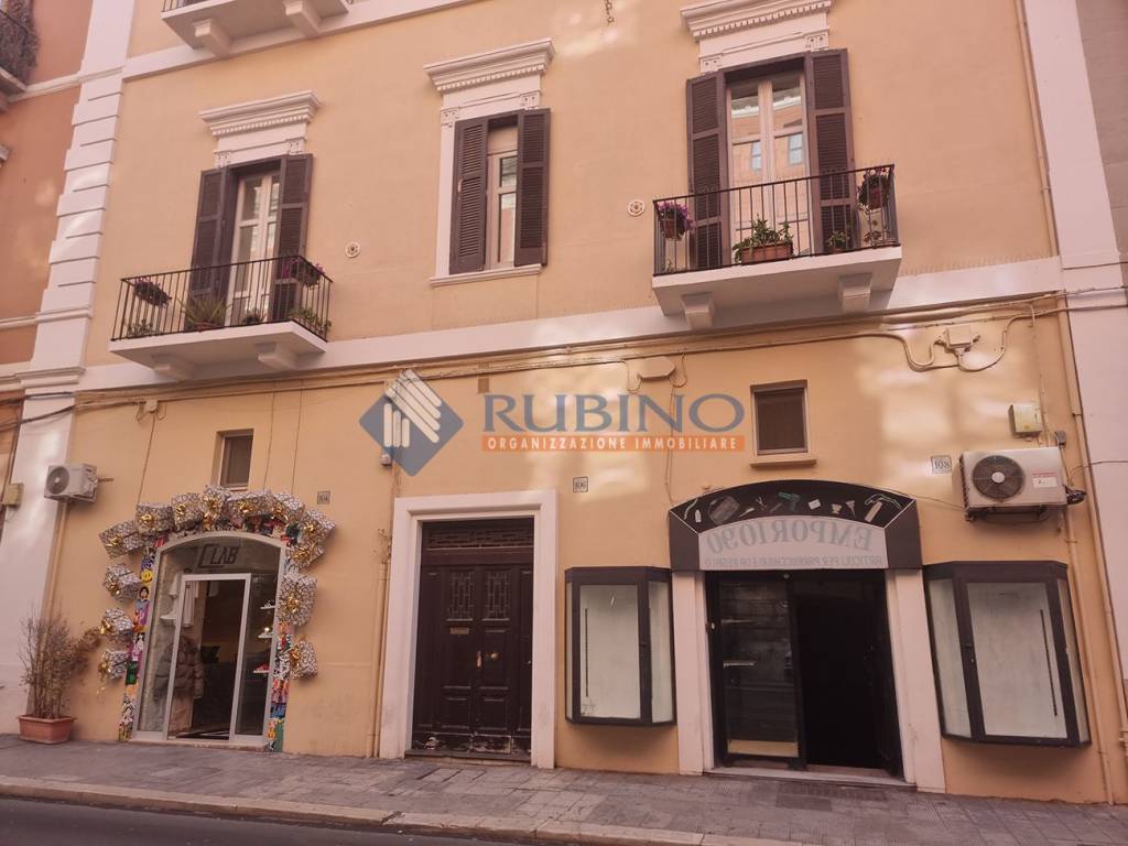 locale di sgombero in vendita a Bari in zona Murat