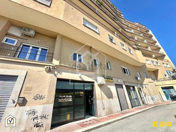 locale commerciale in vendita a Bari in zona Murat