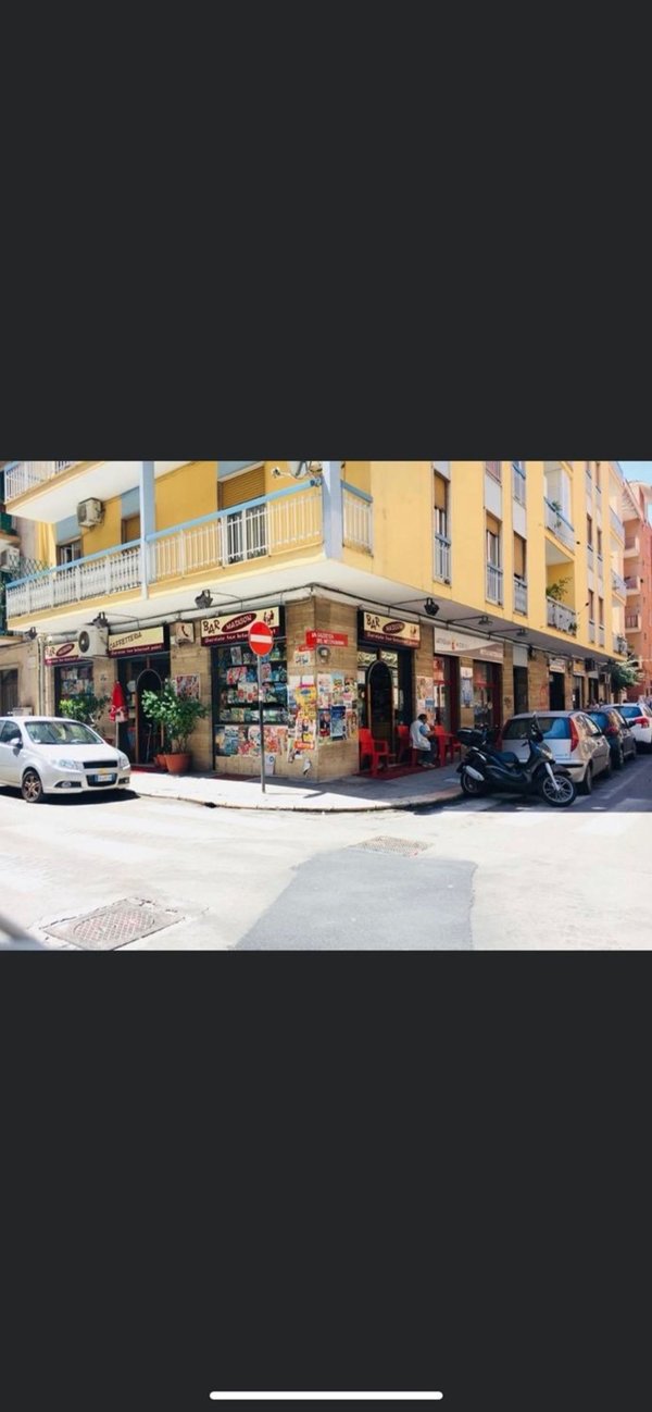 negozio in vendita a Bari in zona Carrassi