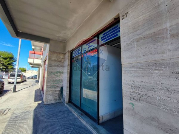 locale commerciale in vendita a Bari in zona Libertà