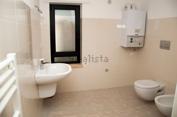 ufficio in vendita a Bari in zona Poggiofranco