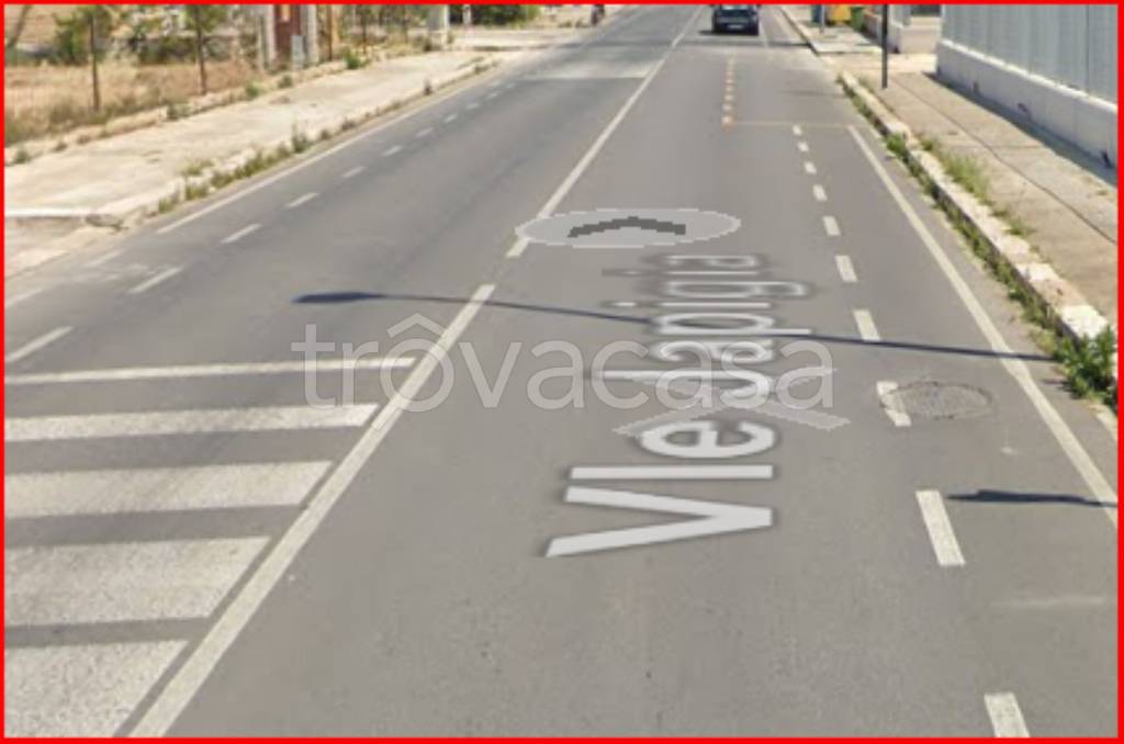 locale commerciale in vendita a Bari in zona Madonnella