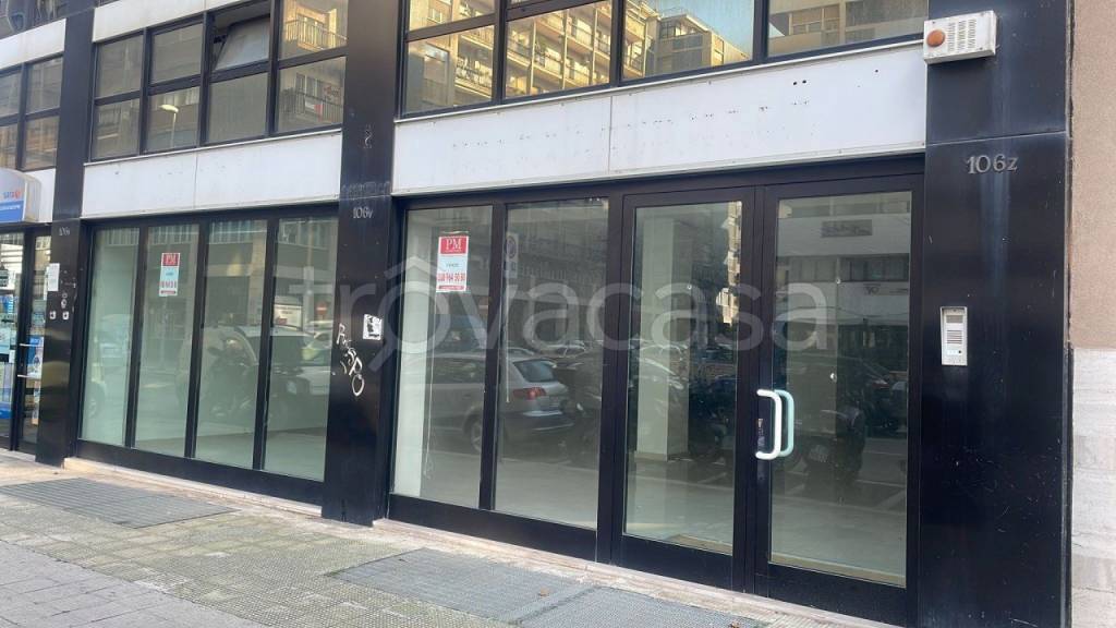 negozio in vendita a Bari in zona Japigia