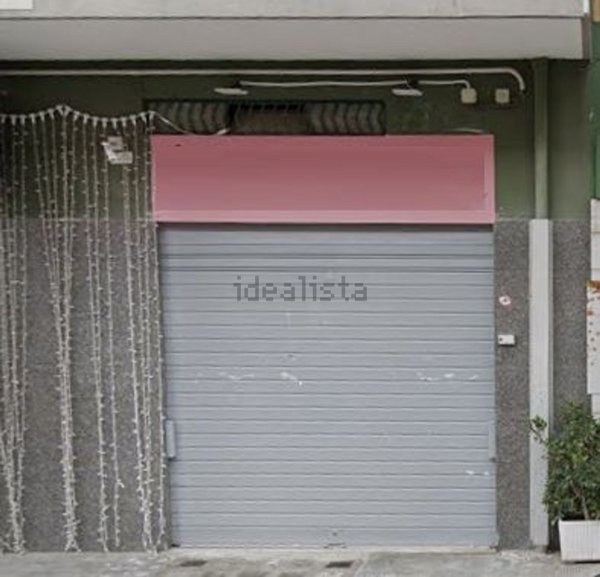 locale commerciale in vendita a Bari in zona Picone