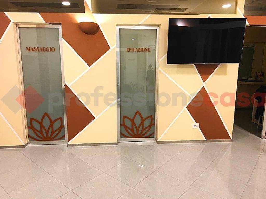 negozio in vendita a Bari in zona San Pasquale