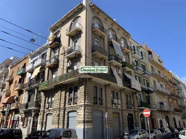negozio in vendita a Bari in zona Libertà