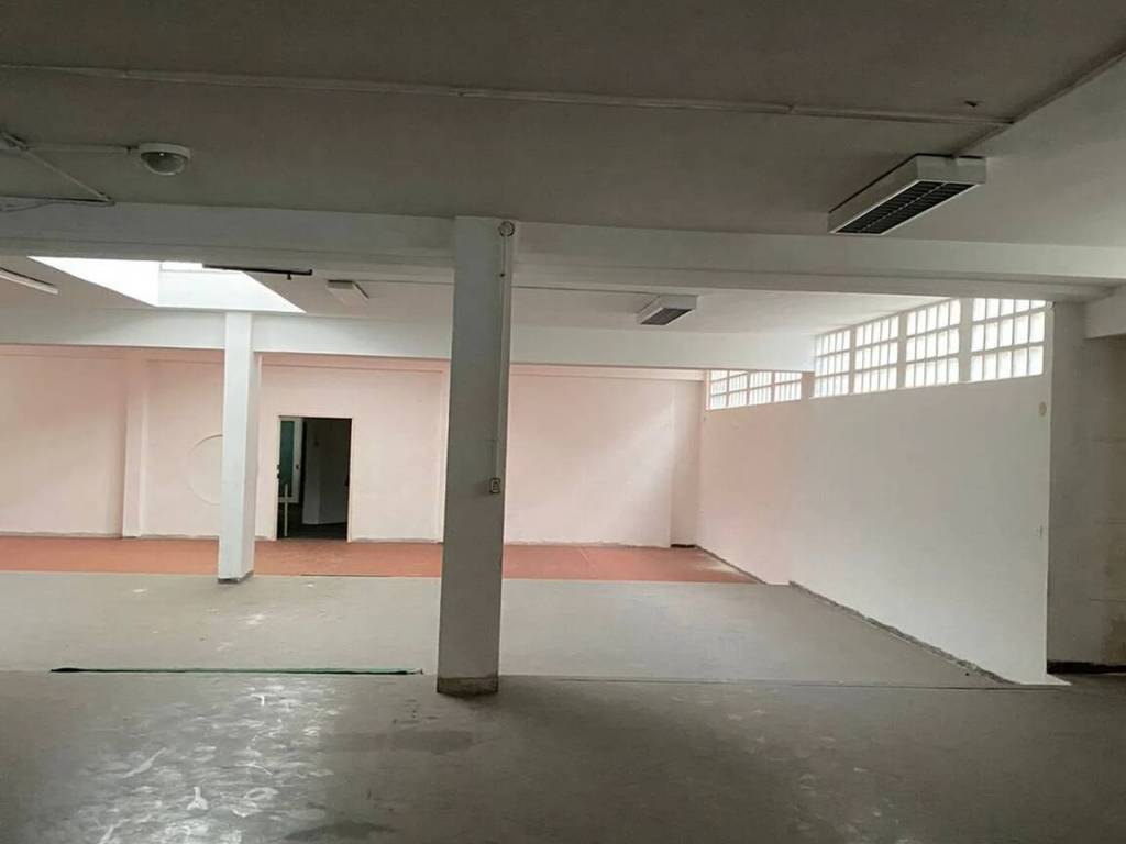 negozio in vendita a Bari in zona San Pasquale