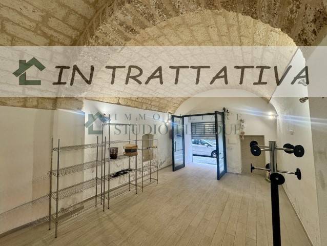 negozio in vendita a Bari in zona Libertà