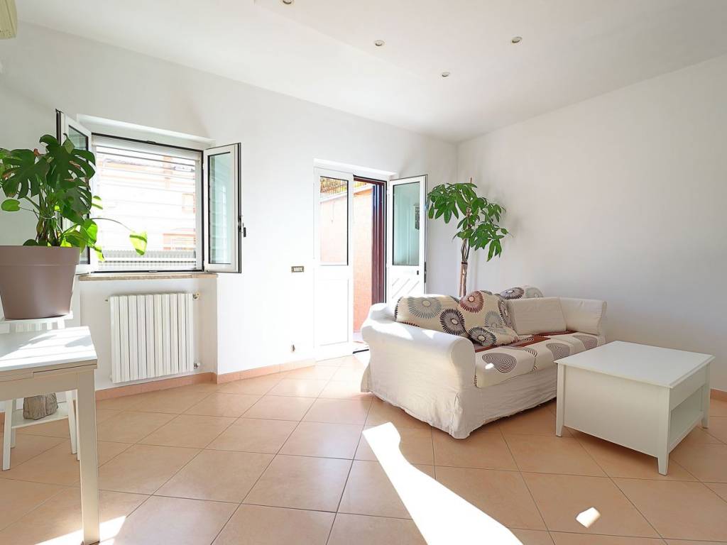 casa indipendente in vendita a Bari in zona Carbonara