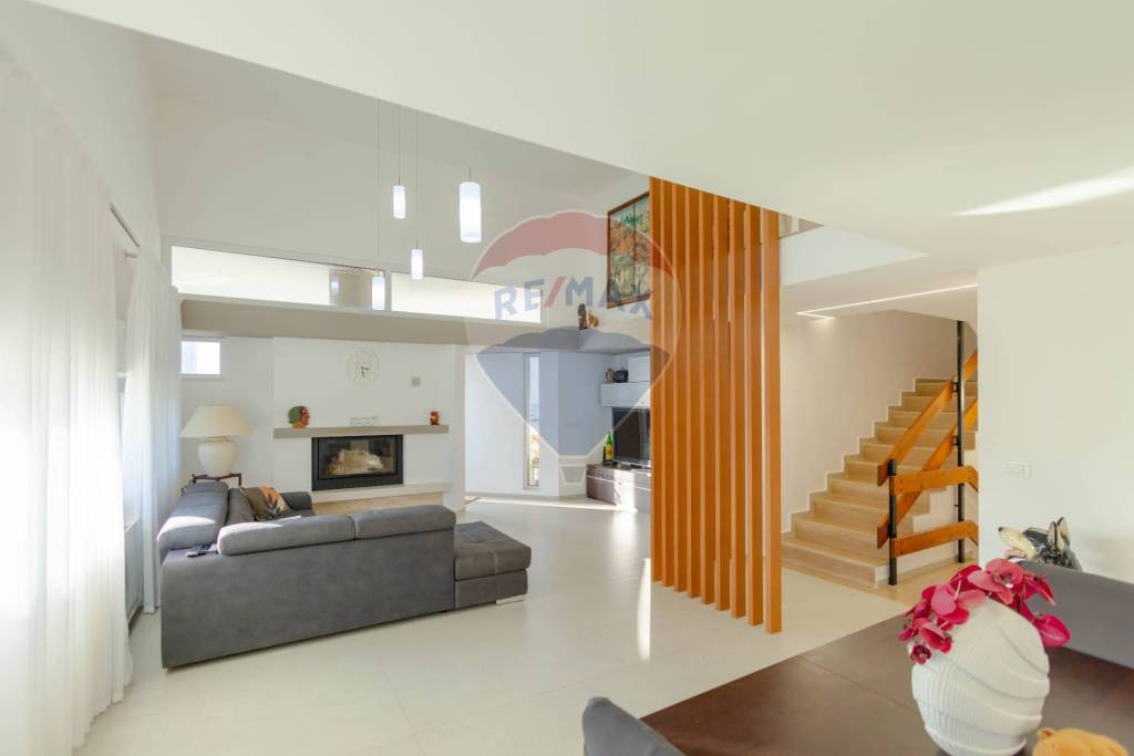 casa indipendente in vendita a Bari in zona Torre a Mare