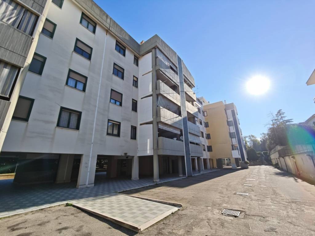 appartamento in vendita a Bari in zona Palese/Macchie