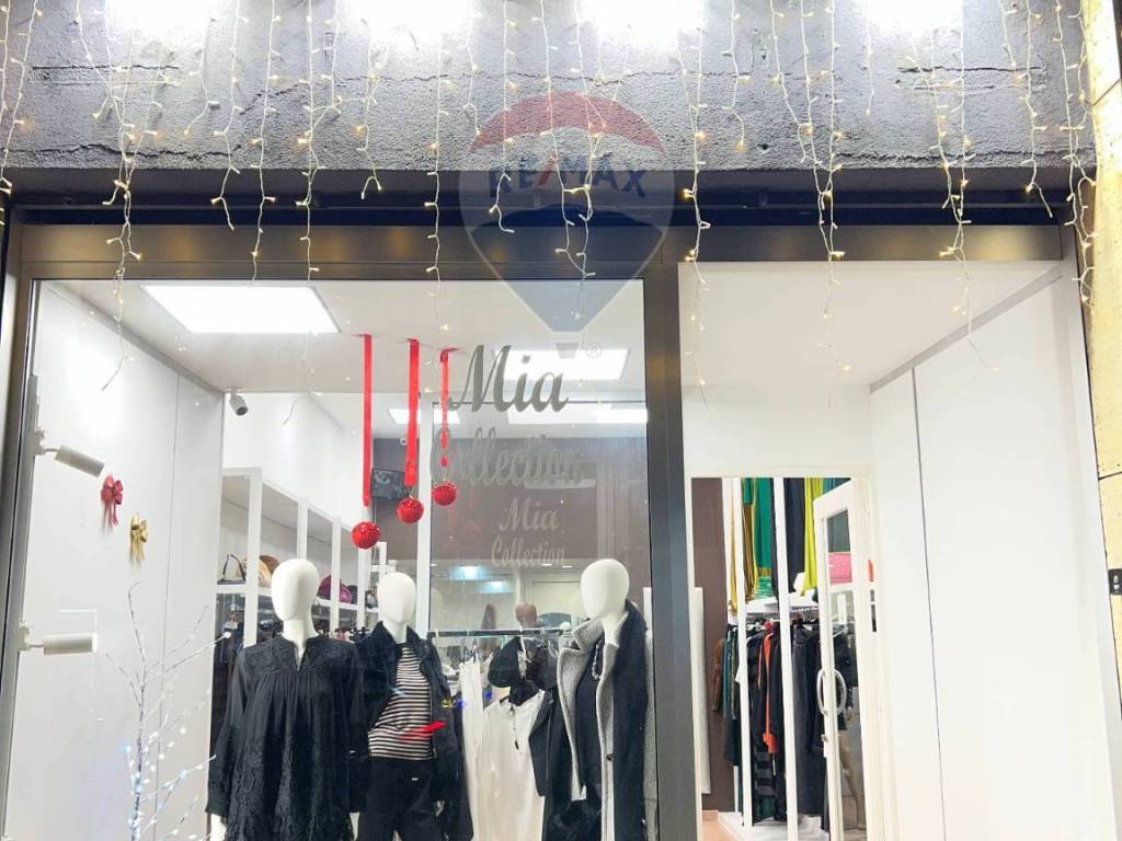 negozio in vendita a Bari in zona Madonnella