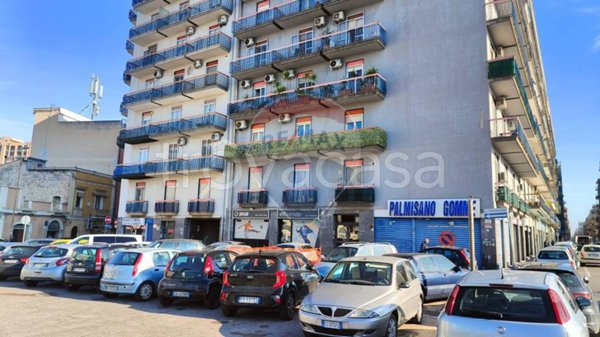 negozio in vendita a Bari in zona Libertà