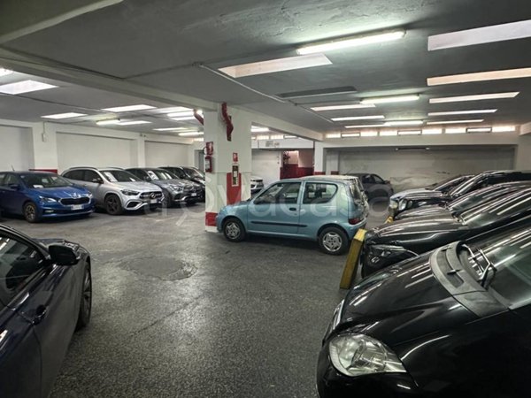 negozio in vendita a Bari in zona Murat