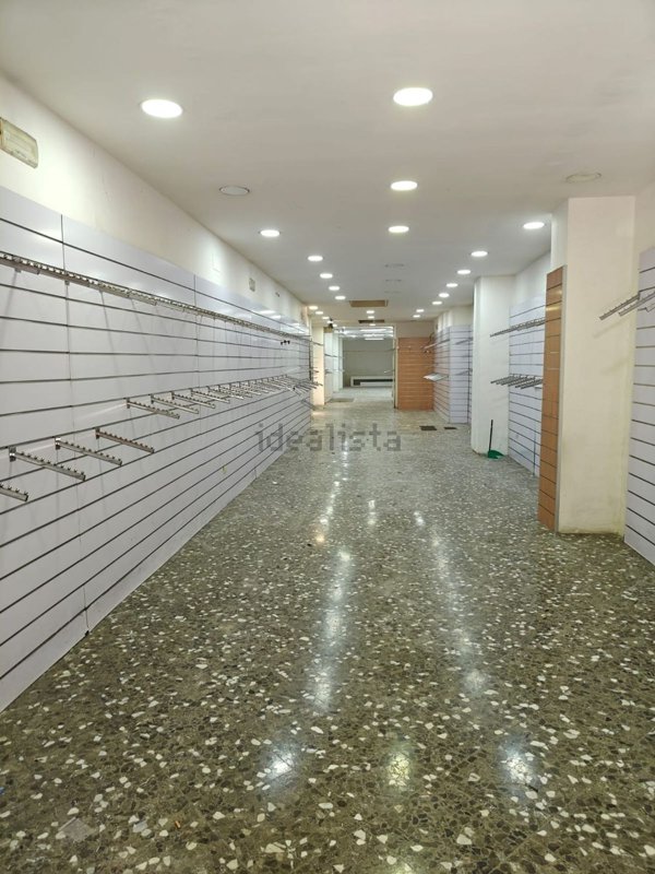 locale commerciale in vendita a Bari in zona San Pasquale