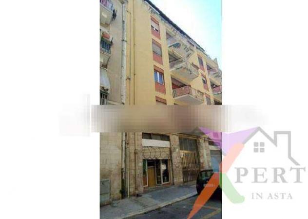 locale commerciale in vendita a Bari in zona San Girolamo