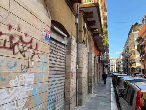 negozio in vendita a Bari in zona San Pasquale
