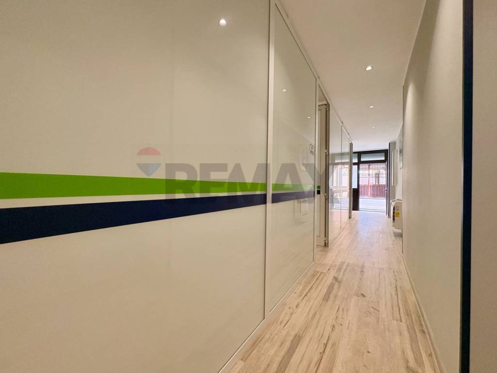 negozio in vendita a Bari in zona Japigia