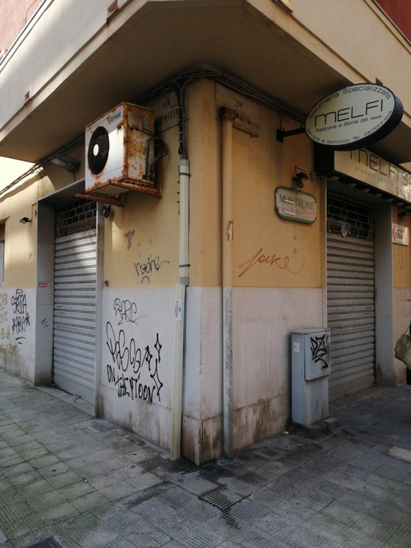 negozio in vendita a Bari in zona Madonnella