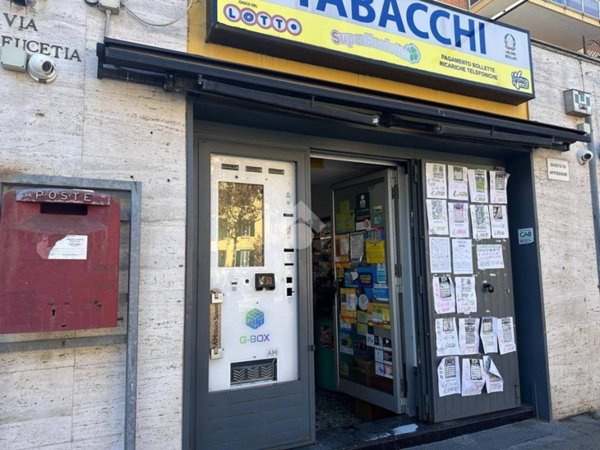 negozio in vendita a Bari in zona Torre a Mare