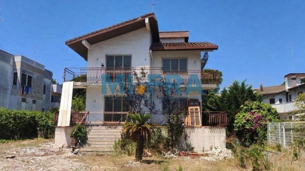 casa indipendente in vendita a Bari in zona Carbonara