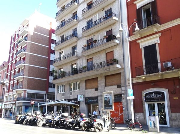 locale commerciale in vendita a Bari in zona Murat