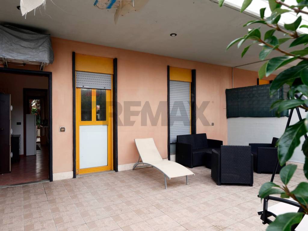 casa indipendente in vendita a Bari in zona Torre a Mare