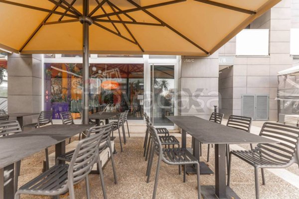 negozio in vendita a Bari in zona Poggiofranco