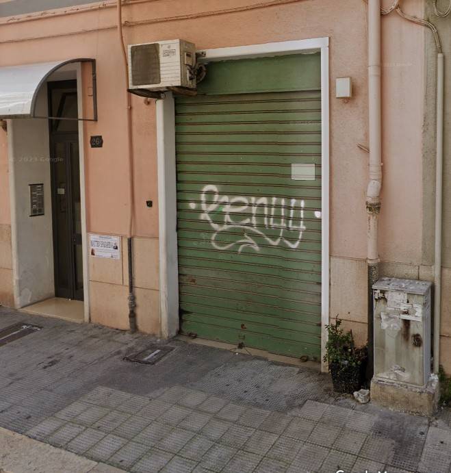 negozio in vendita a Bari in zona Mungivacca