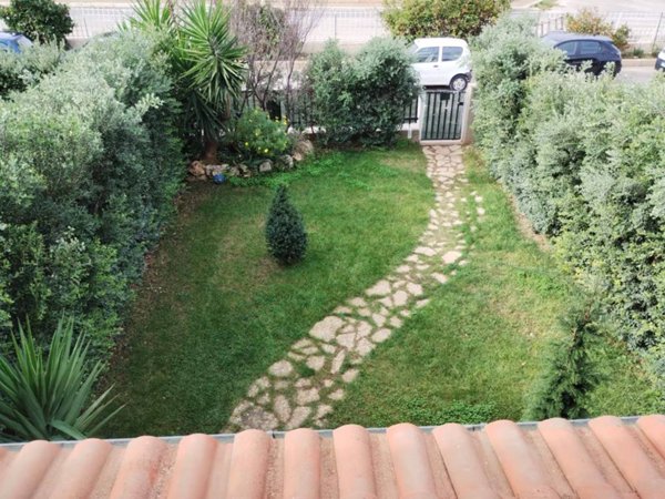 casa indipendente in vendita a Bari in zona Torre a Mare