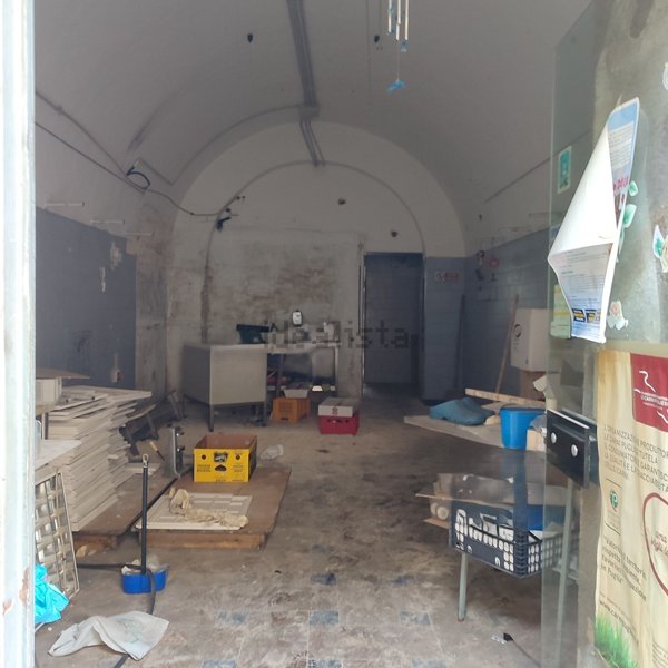 locale commerciale in vendita a Bari in zona Ceglie del Campo