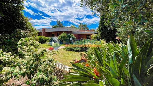 casa indipendente in vendita a Bari in zona Carrassi