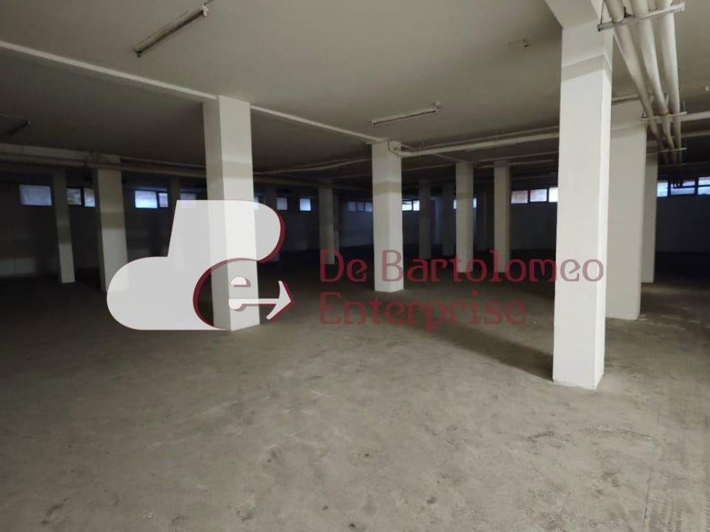 locale di sgombero in vendita a Bari in zona Stanic