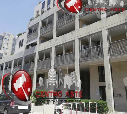 locale commerciale in vendita a Bari in zona Japigia