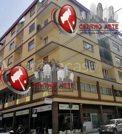 locale commerciale in vendita a Bari in zona Murat