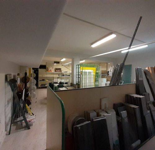 negozio in vendita a Bari in zona Libertà