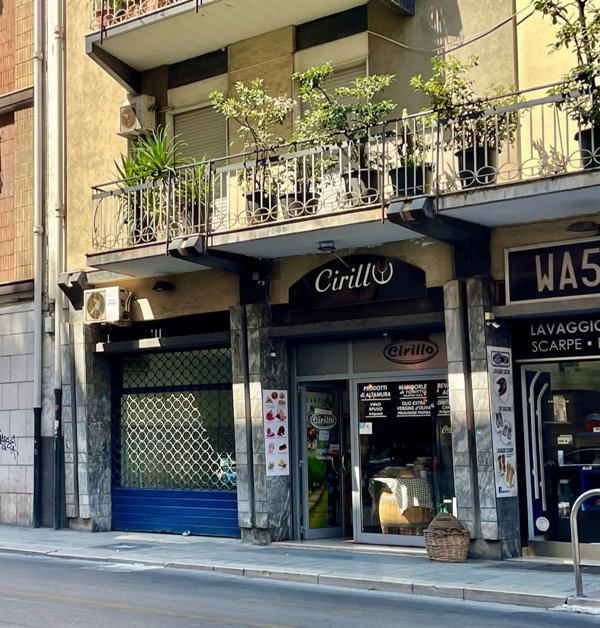 locale commerciale in vendita a Bari in zona Murat