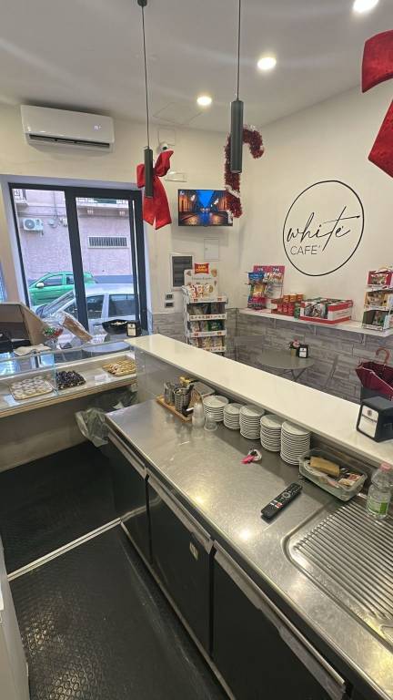 negozio in vendita a Bari in zona Libertà