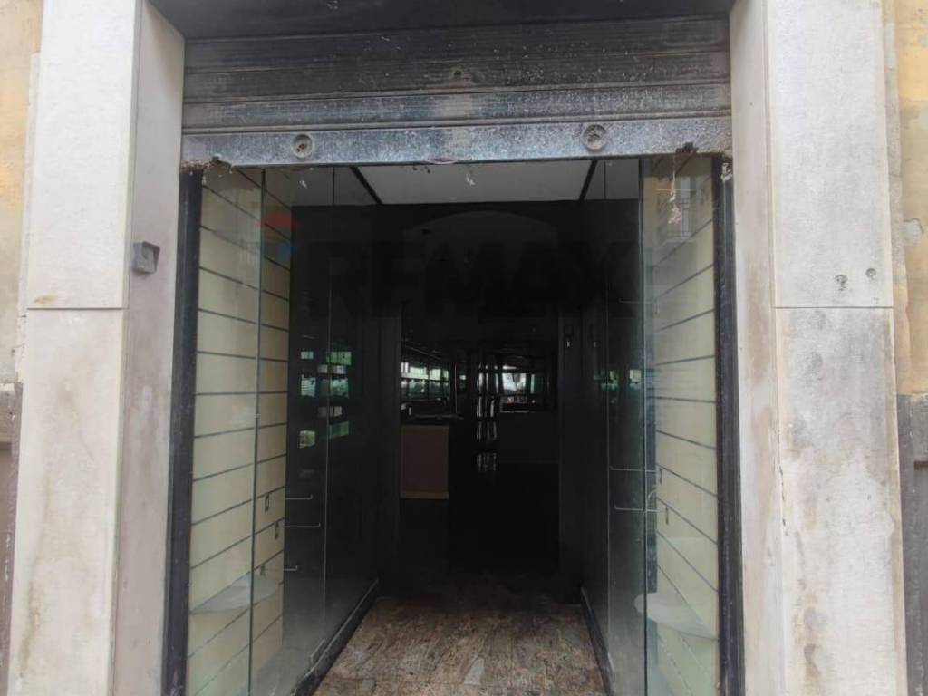 locale commerciale in vendita a Bari in zona Libertà