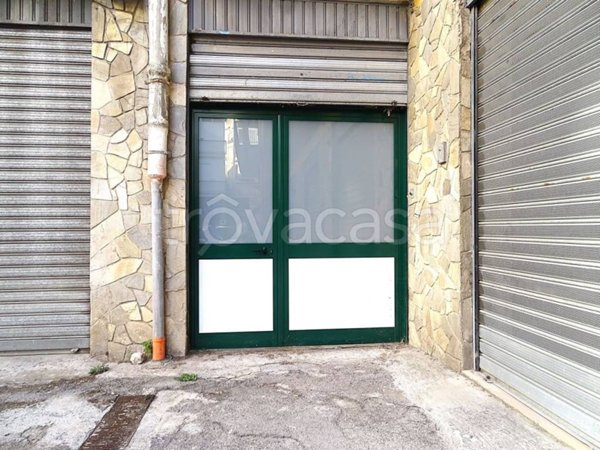 locale commerciale in vendita a Bari in zona Carrassi