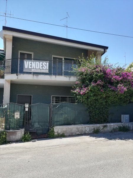 casa indipendente in vendita a Bari in zona Palese/Macchie