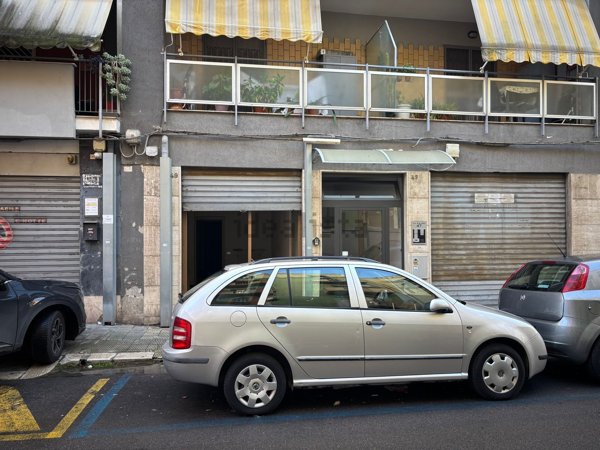 locale di sgombero in vendita a Bari in zona Libertà