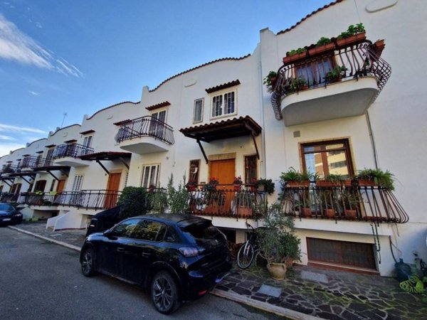 casa indipendente in vendita a Bari in zona Mungivacca