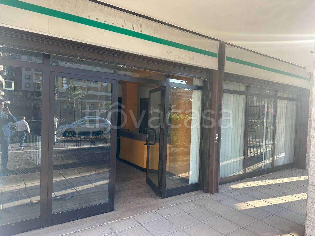 ufficio in vendita a Bari in zona Poggiofranco