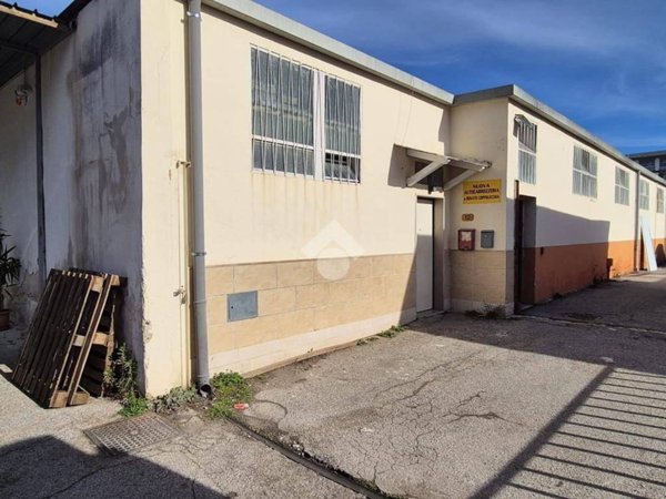 locale commerciale in vendita a Bari in zona San Pasquale