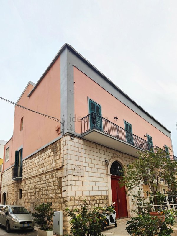 casa indipendente in vendita a Bari in zona Carbonara