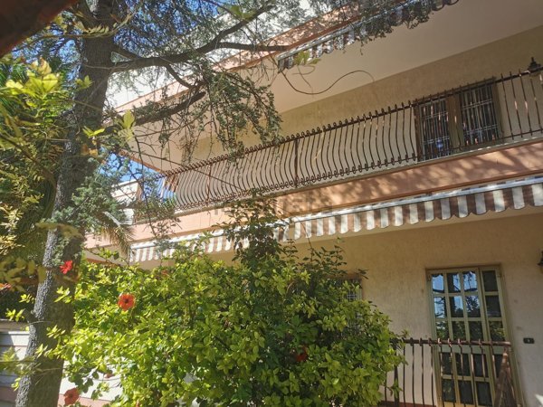 casa indipendente in vendita a Bari in zona Carbonara